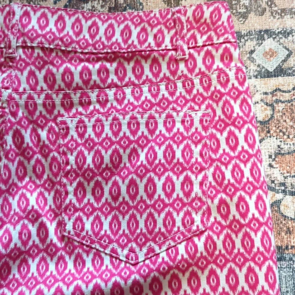 Madison Pink Patterned Capris - Picture 4 of 4